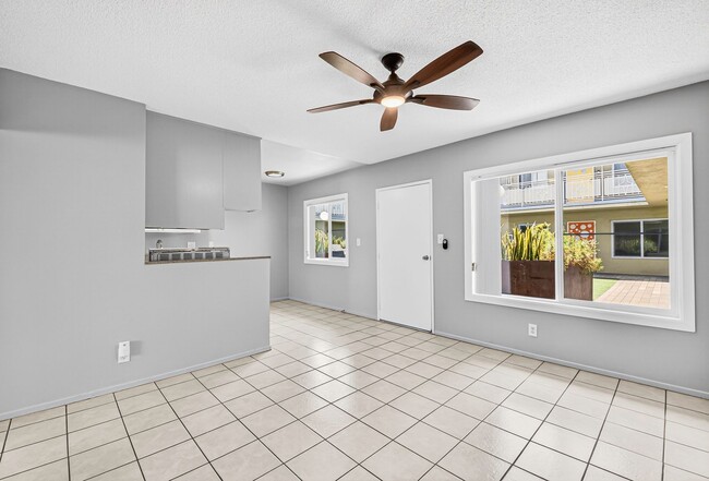 Photo - 210 E 29th St Unidad 02