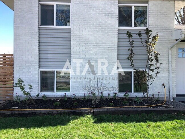 Photo - 3213 Rushton Ln