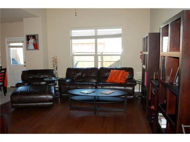 Photo - 945 Wellington Dr