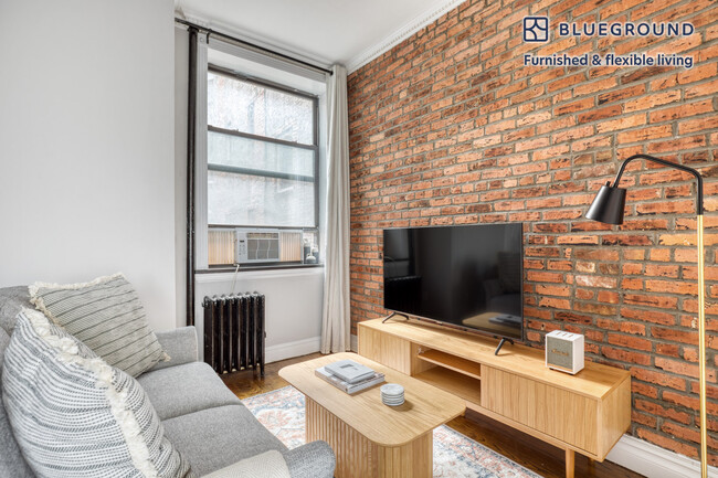 Building Photo - 326 E 35th St Rental