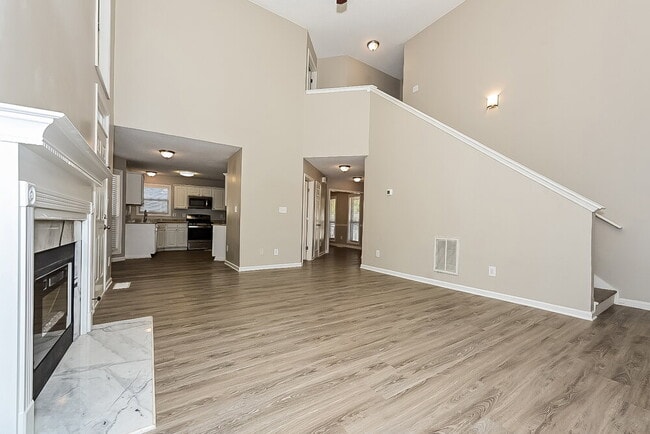 Photo - 1374 Buckingham Dr