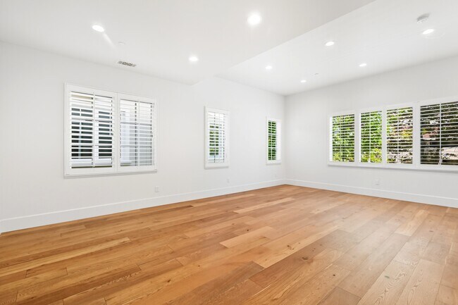 Photo - 39527 Stevenson Pl