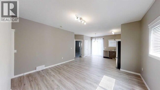 Photo - 8065-8091 91 St