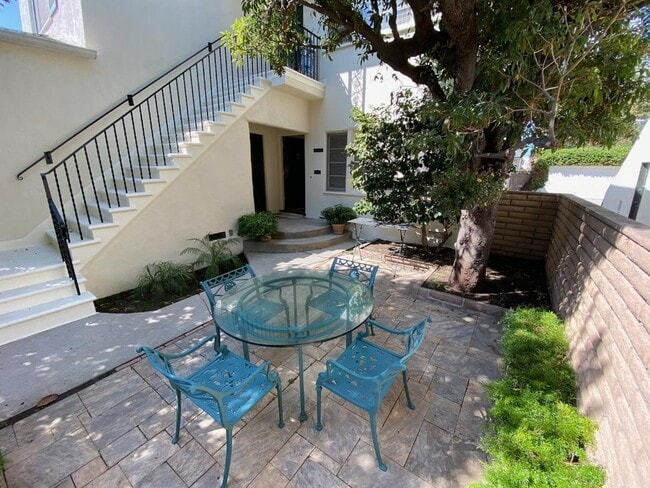 1837 Kelton Ave Unidad 1837