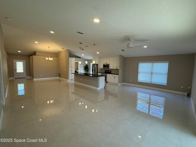 Photo - 1370 Berryhill Dr