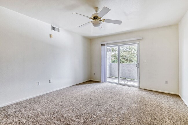 Photo - 1 Bedroom 2nd Floor Unit With Balcony! Unit 2172