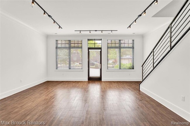 Photo - 431 S Eton St