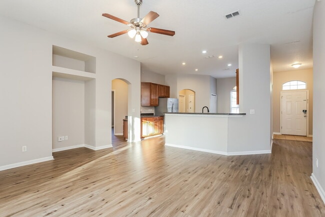 Photo - 756 Hazelmoor Ln