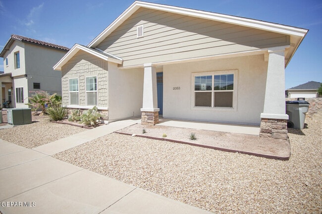 Photo - 2053 William Caples St