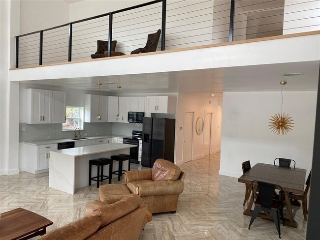 Photo - 31 Heathrow Ln