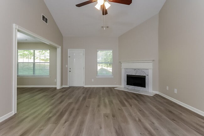 Photo - 3109 Canter Ct NE