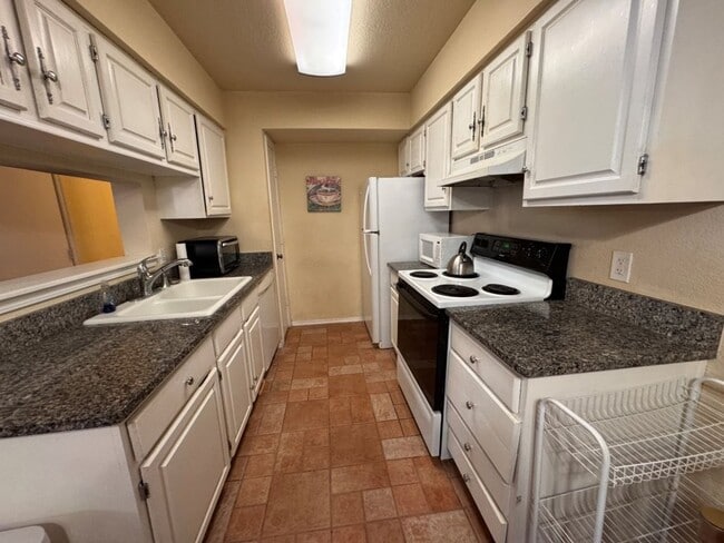 Photo - Fully Furnished 3 bedroom, close to everything! Flexible terms, easy application process!