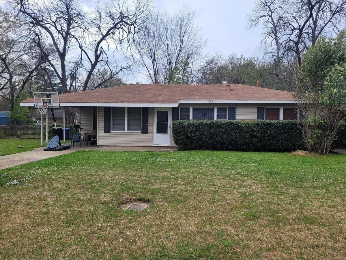 Photo - 3940 Wallace Ave