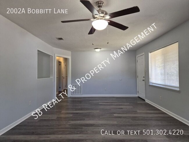 Photo - 2002 Bobbitt Ln