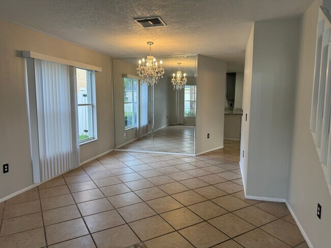 Photo - 820 Stone Chapel Ct