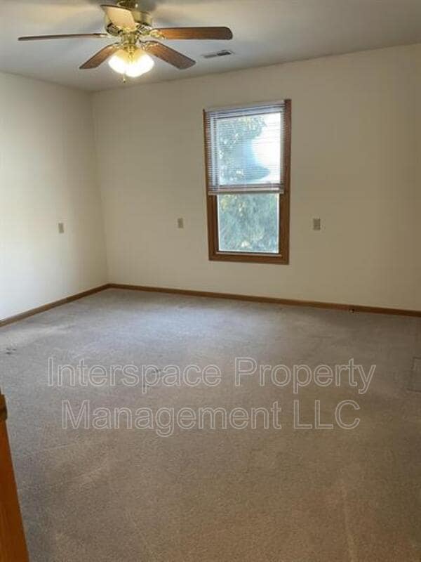 160 Liberty Ln Condo Condo for Rent in Sycamore, IL