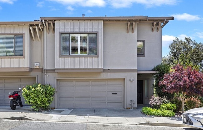 Photo - Spacious 4-Story Townhouse with Panoramic ...