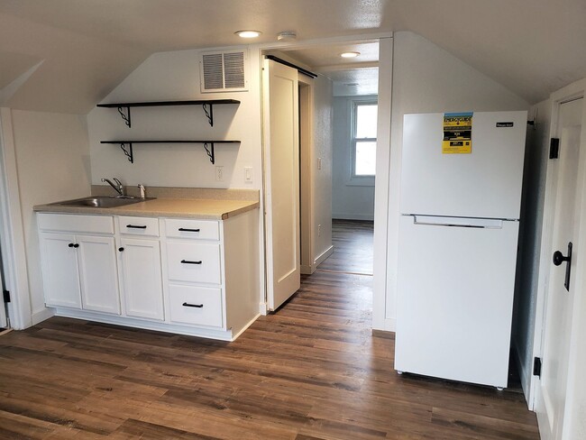 Photo - r423 Unit 423.5