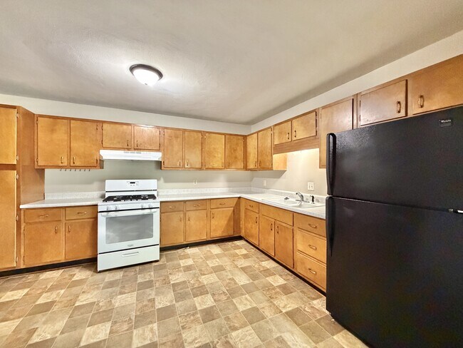 Photo - 236 Walworth St Unidad 6