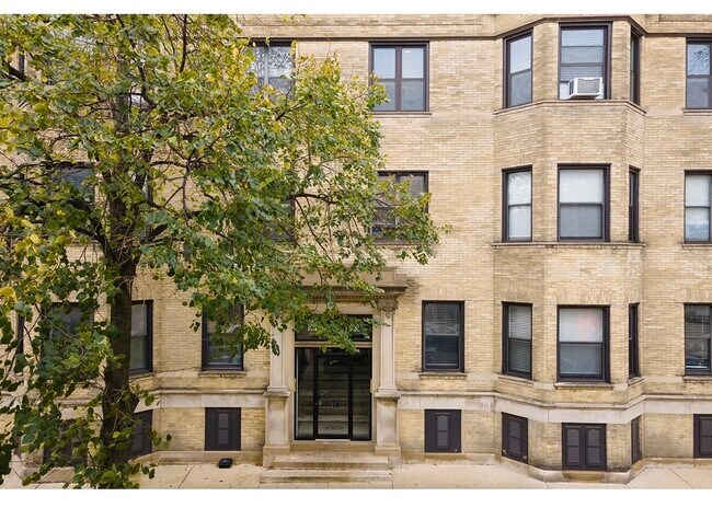 Photo - 923 W Waveland Ave Unit 1D