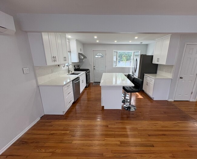 Building Photo - 37 Bainbridge Ave Unit 1