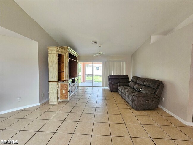 Photo - 2600 14th St W