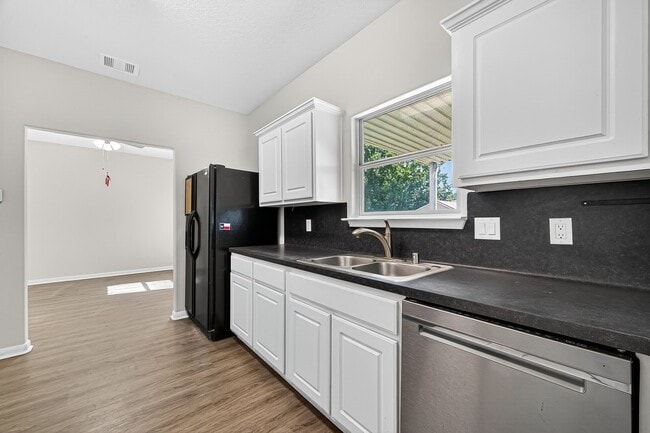Photo - 7126 White Willow Ln