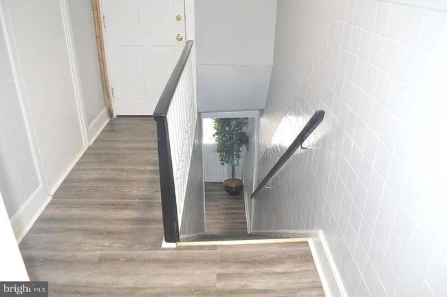 Photo - 129 W Miner St