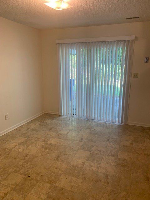 Photo - 920 B's Barbeque Rd Unidad B