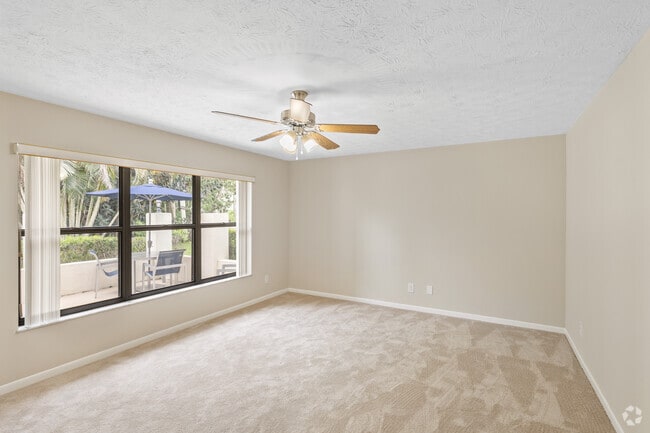 2BR, 1.5BA - 1400SF