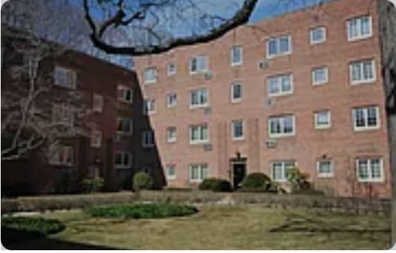 Building Photo - 32 Saint Paul St Unit 4