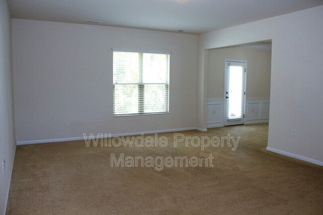 Photo - 421 Chanson Dr