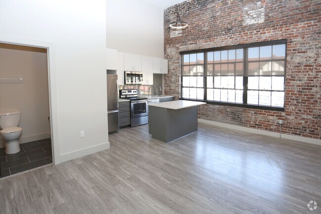 2BR, 2BA - Beatrice 1900 Washington