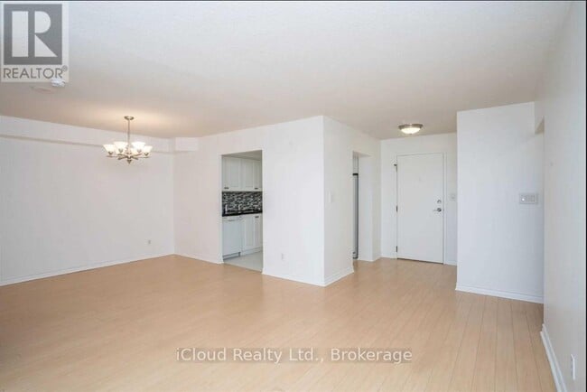 Photo - 135 Hillcrest Ave Unité 906
