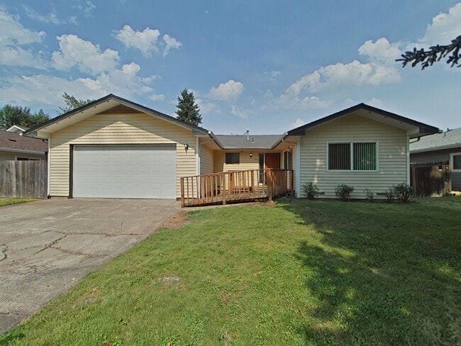 Building Photo - 4 Bedroom House ~ Albany