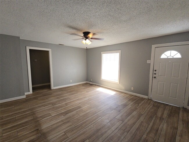 Photo - 5115 Balkin St