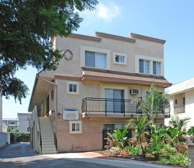 Building Photo - 3735 S Canfield Ave Rental