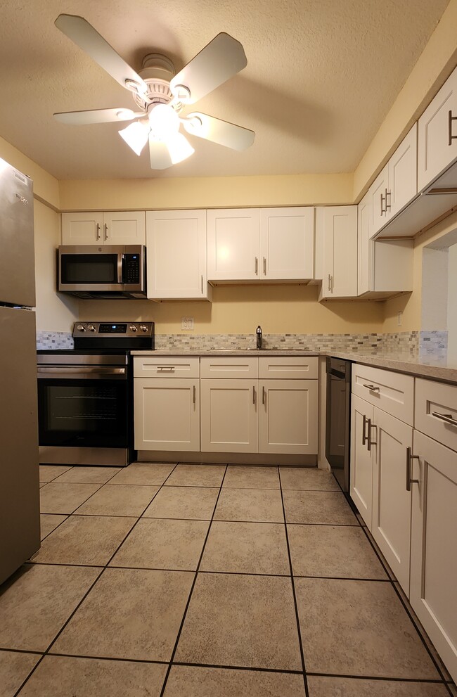 Photo - 2306 S Cypress Bend Dr Unit 318