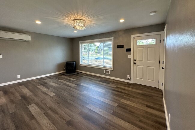 Photo - 1816 Rockefeller Ave Unit 1816