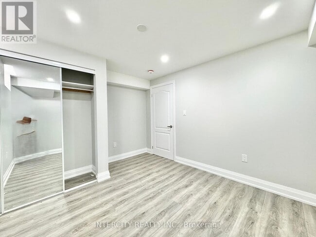 Photo - 299 Fleetwood Dr