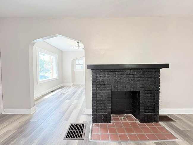 Photo - 804 Alvison Rd