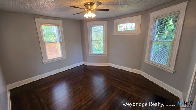 Photo - 3-Bed 1 Bath House located in a cul-de-sac...