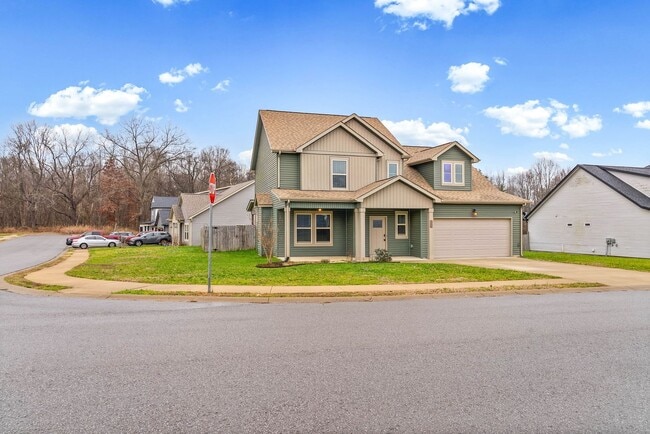 Photo - Beautiful 4 bedroom Pet Friendly Home For Rent!