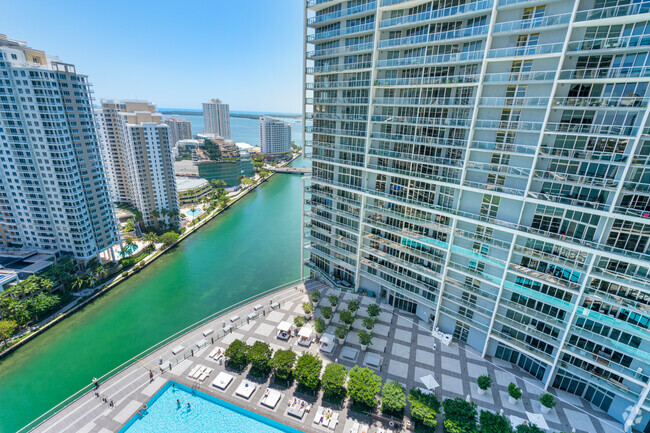 Building Photo - 475 Brickell Ave Unit 2607 Rental