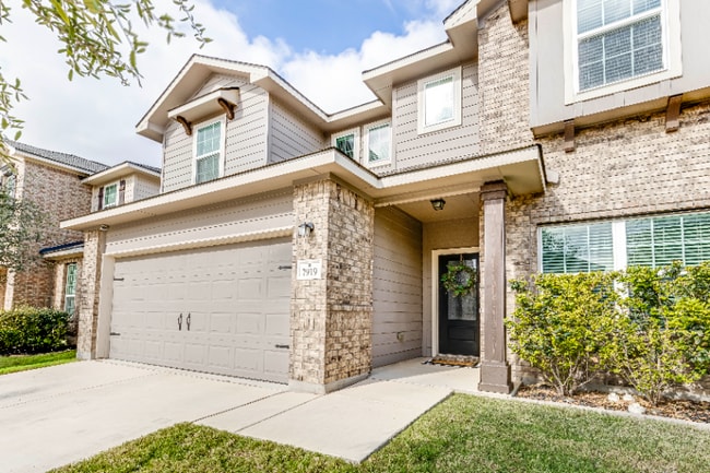 Building Photo - 7919 Deepwell Dr