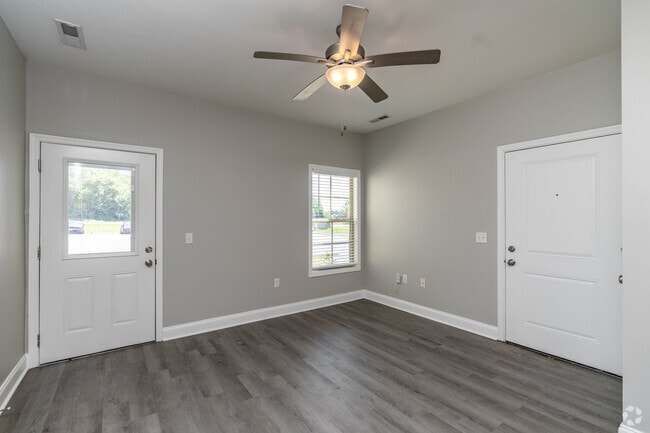 1BR, 1BA - 633SF - Living Room - Hillview Flats
