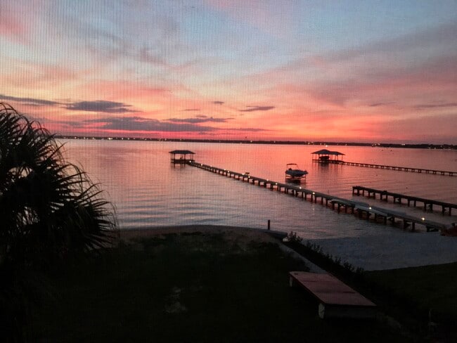 Photo - 2381 NW Lakeview Dr Unit 0