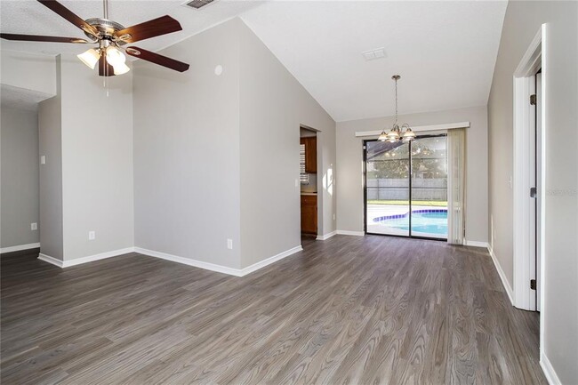 24 Bradford Ct
