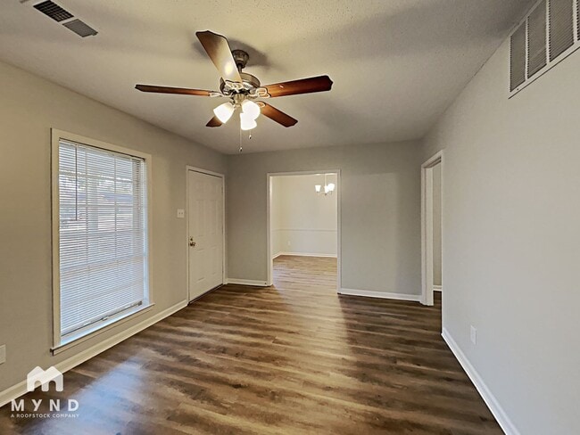 Photo - 3318 Crain Cove