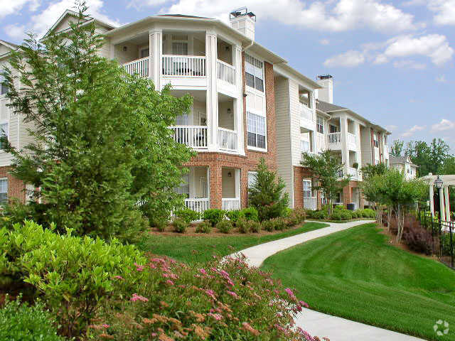 Ashborough Apartments - Ashborough Apartments